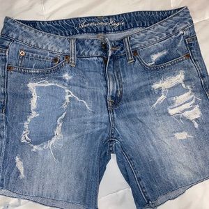 Size 4 American eagle shorts , slightly worn , smoke free home